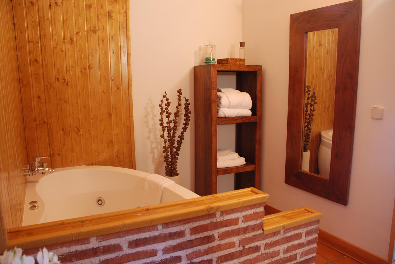 Hospederia El Arco Hotell Villavieja del Lozoya Exteriör bild
