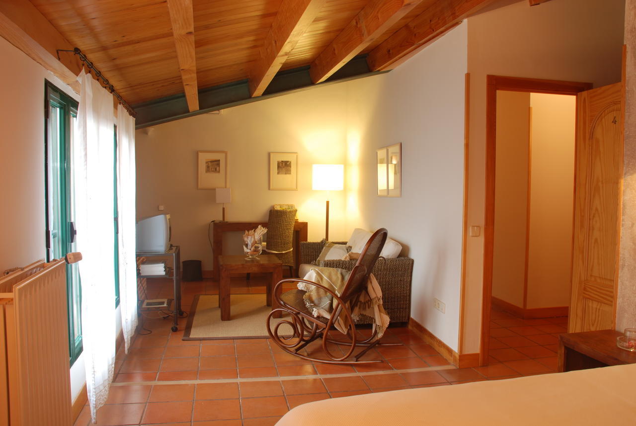 Hospederia El Arco Hotell Villavieja del Lozoya Exteriör bild